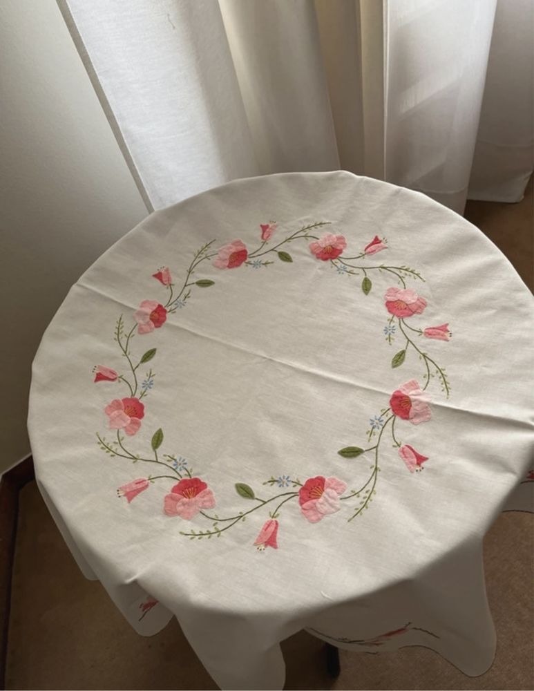 Pequena toalha de mesa