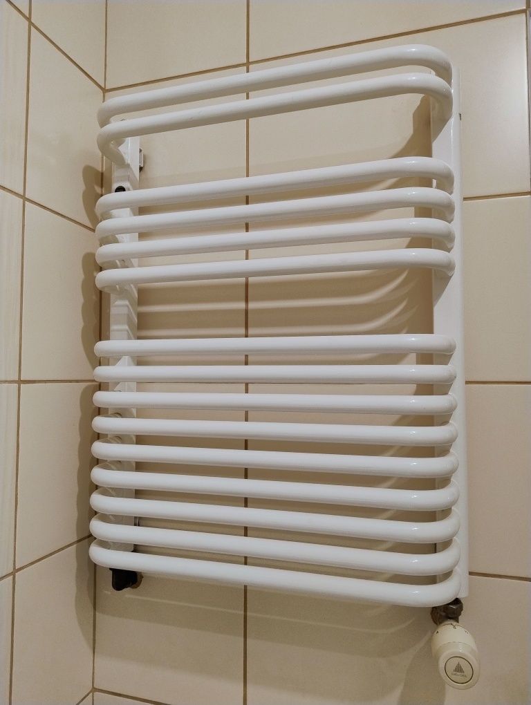 Kaloryfer/ grzejnik łazienkowy z termostatem Danfoss