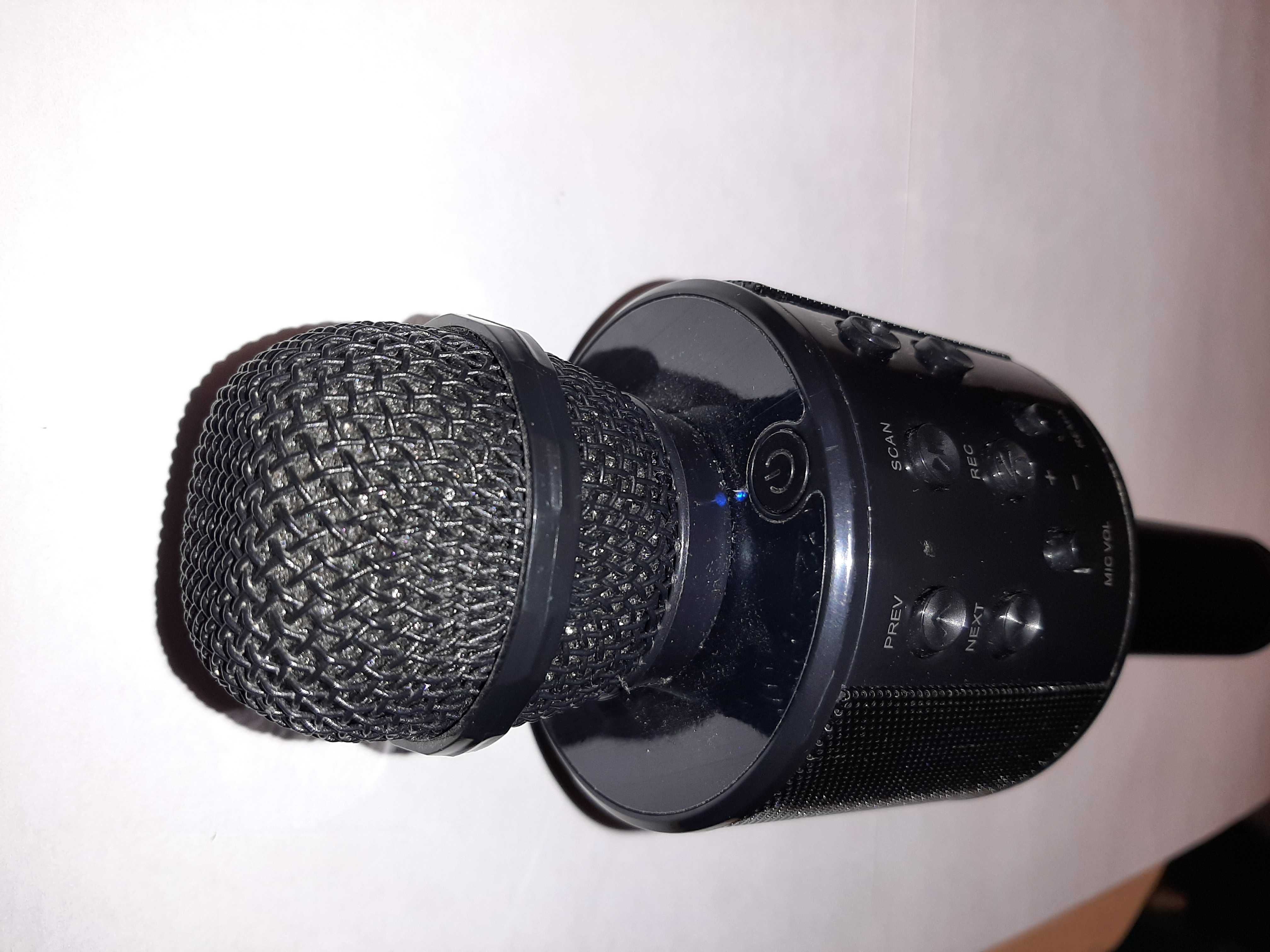 Mikrofon bezprzewodowy z karaoke wbudowany głośnik Bluetooth czarny