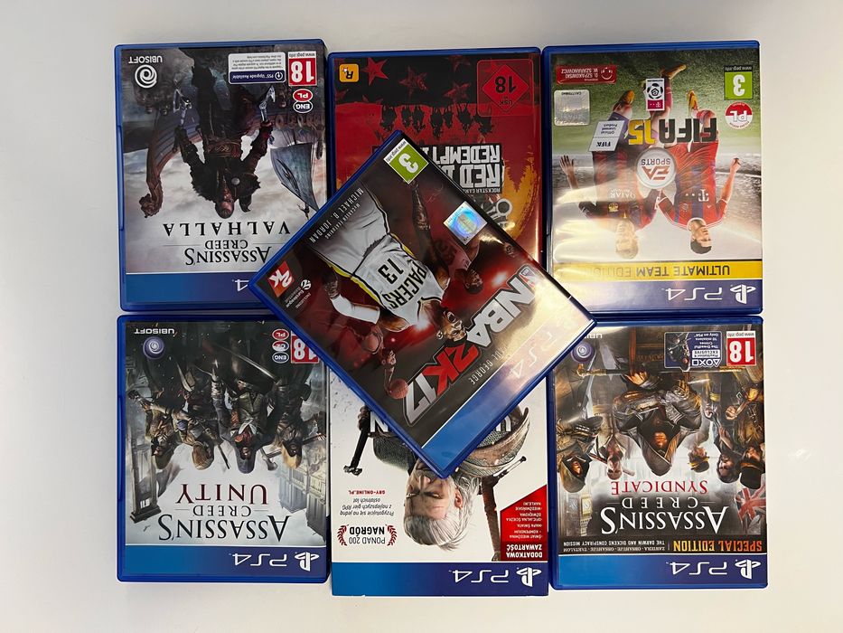 Konsola PlayStation 4 + gry