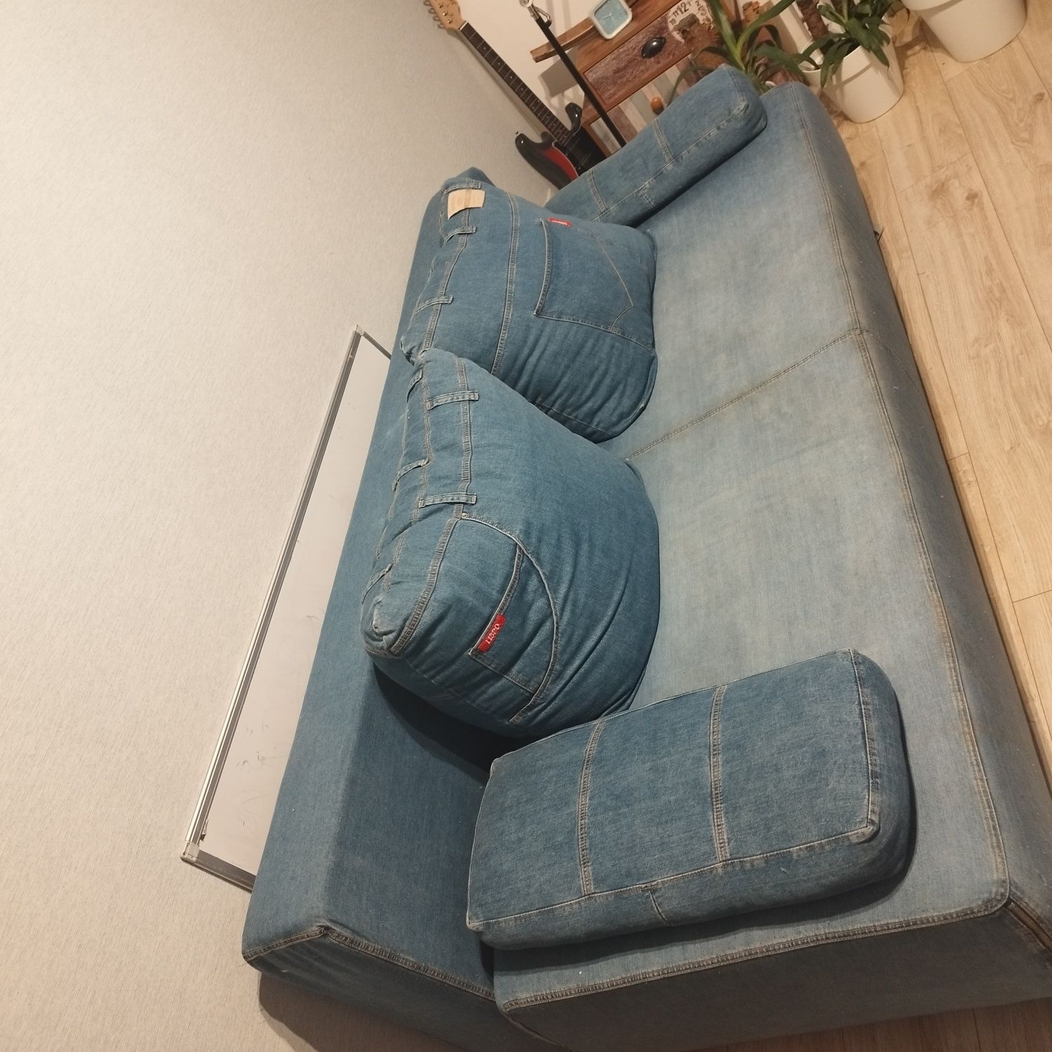 Kanapa rozkładana sofa jeans DENIM z pojemnikiem na pościel poduchy