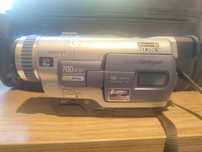 Sony Digital Video Camera DCR-TRV330E - KOMPLETNY ZESTAW!

## Opi