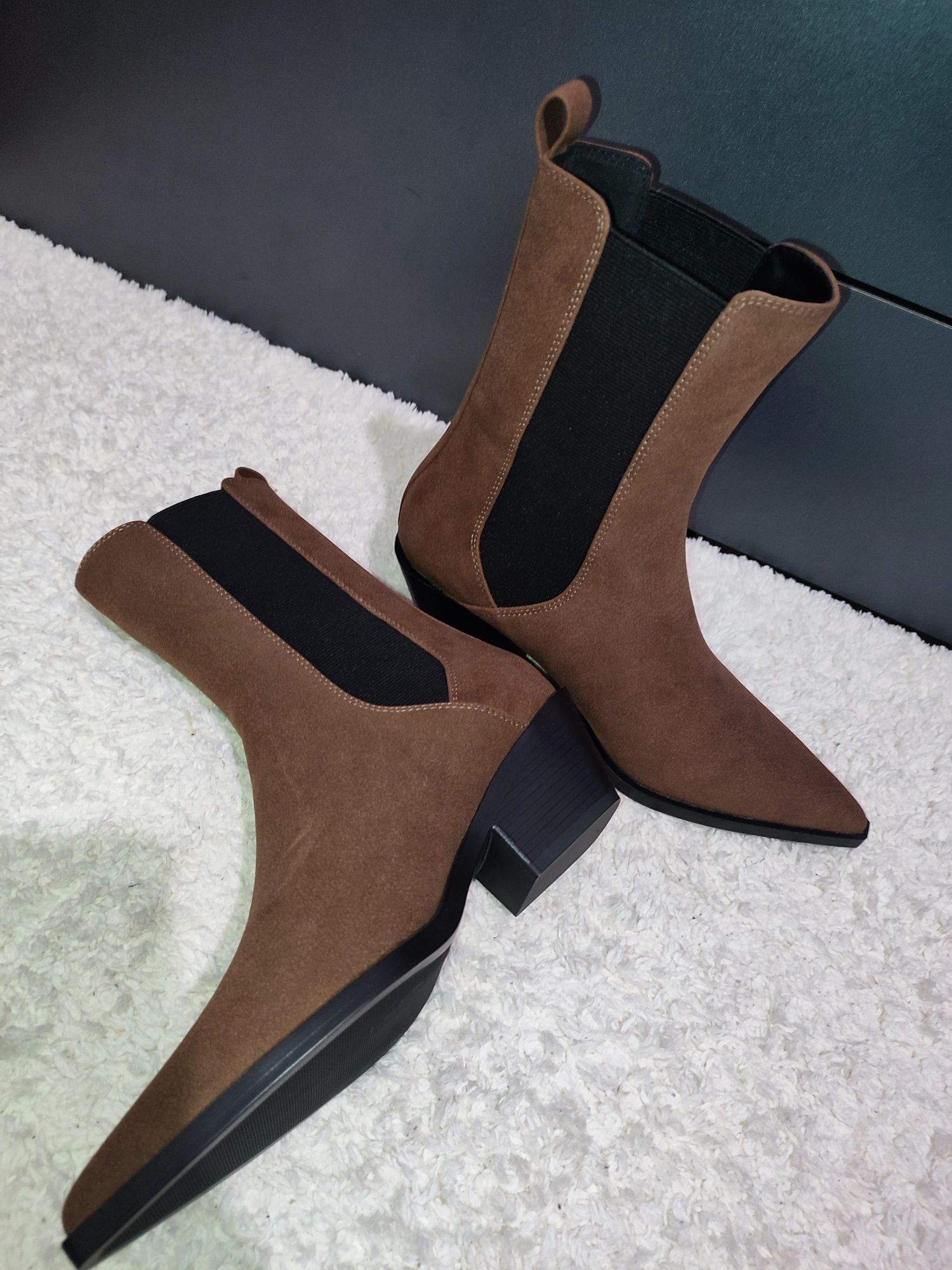 Трендові коричневі козаки казаки в стилі Massimo Dutti челсі екошкіра