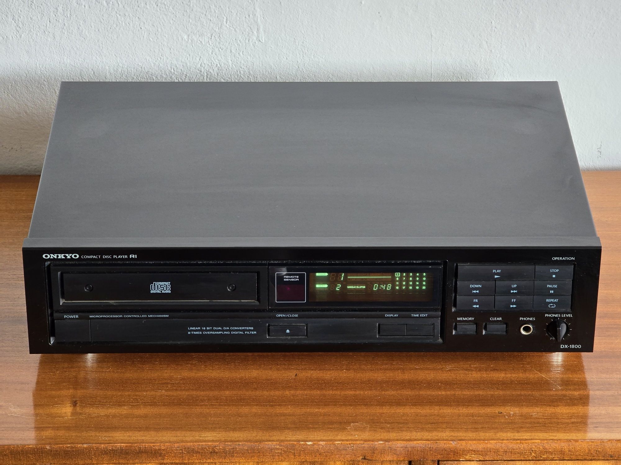 Onkyo DX 1800 odtwarzacz  płyt  CD  cdr ładny stan solidny