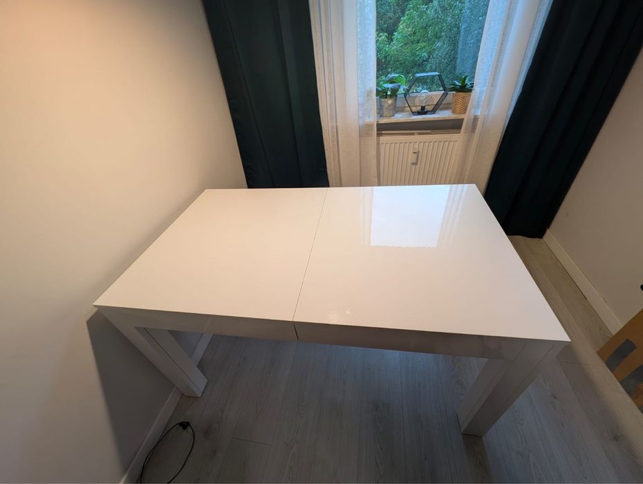 Stół bialy rozkładany.