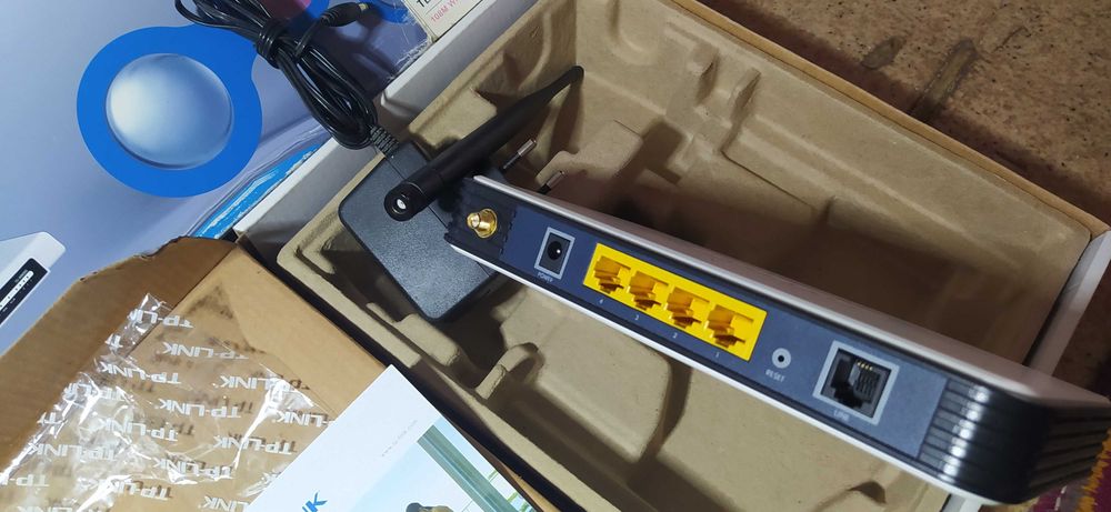 Модем роутер TP-LINK ADSL2 WiFi модель TD-W8920G 108М съёмная антенна