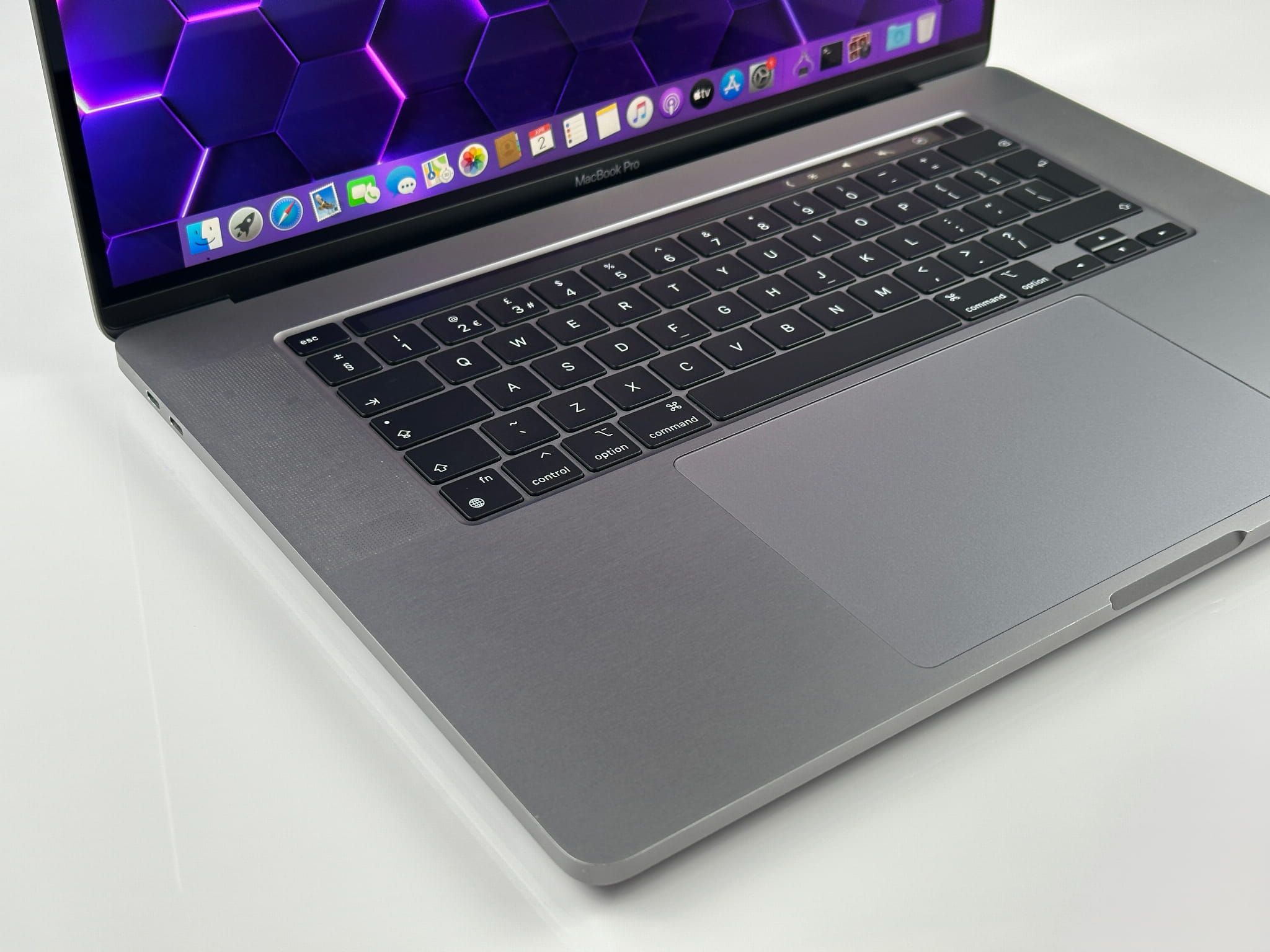 Laptop Apple MacBook Pro 16 A2141 | i9-9980HK / 32GB / 2TB / Radeon