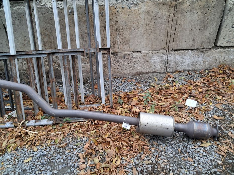 Выпускная трасса средняя часть с катализатором FORD FUSION MK5 13-