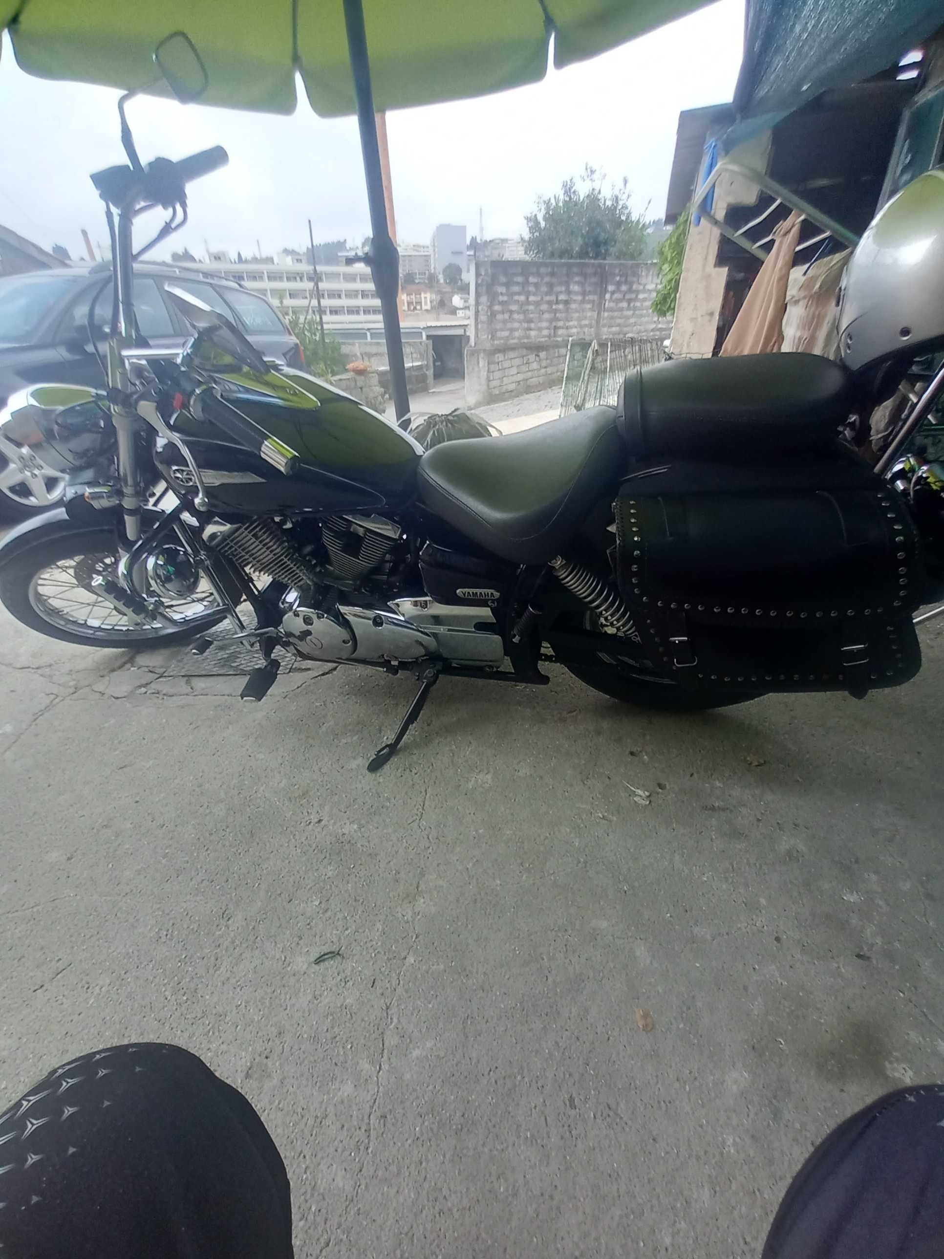 Mota Yamaha 2500 drago star