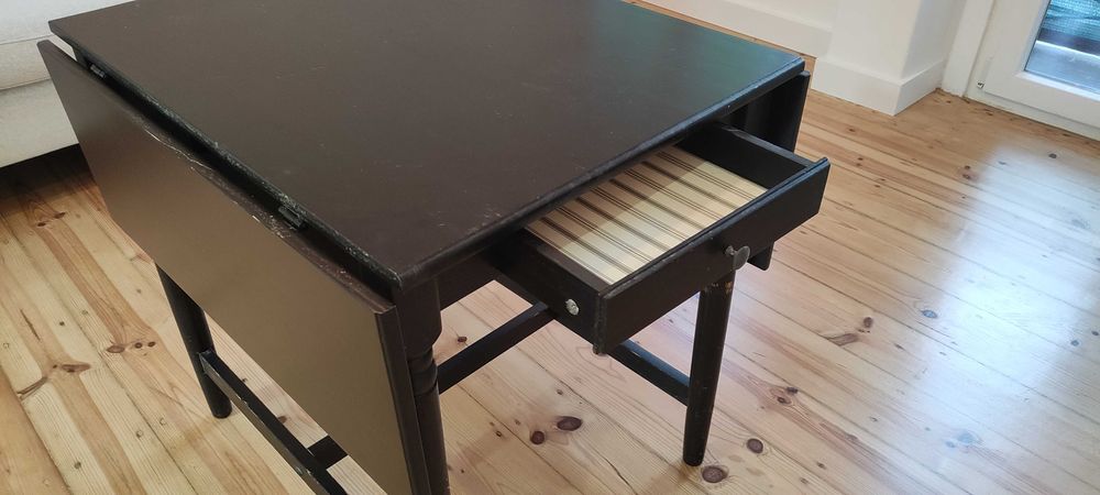 Mesa estensivel preta do Ikea