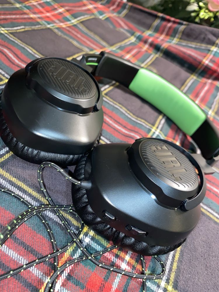 Fones gamer Jbl quantum 100X