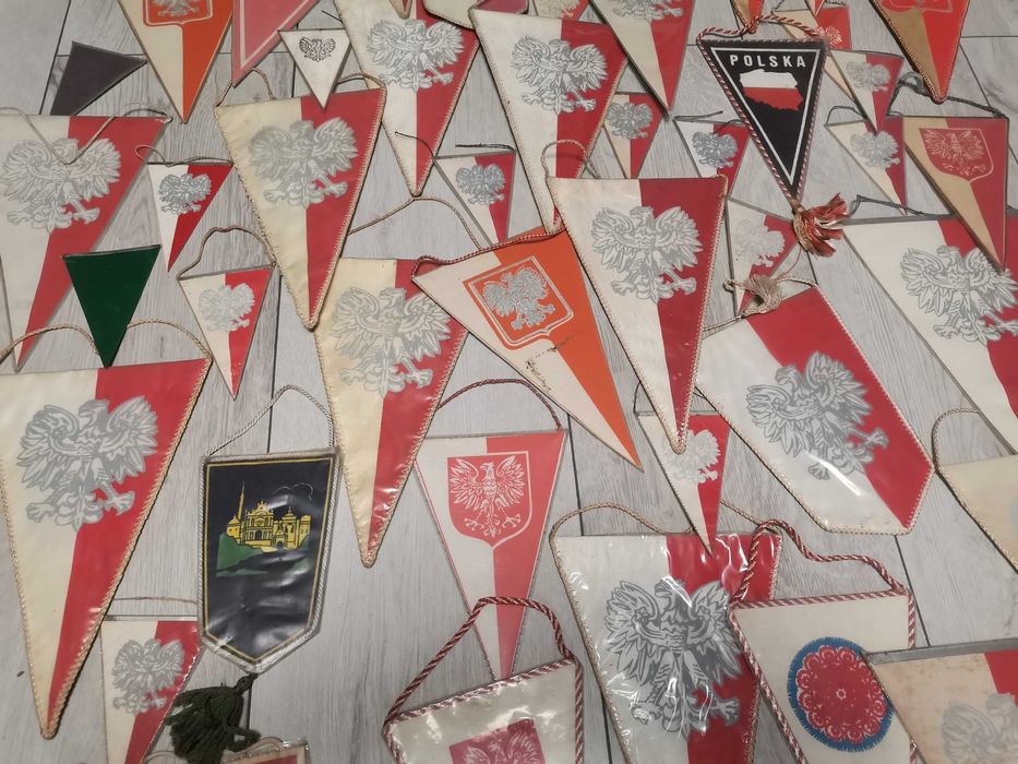 Proporczyki duże i średnie, herby miast duży zestaw 61 sztuk PRL