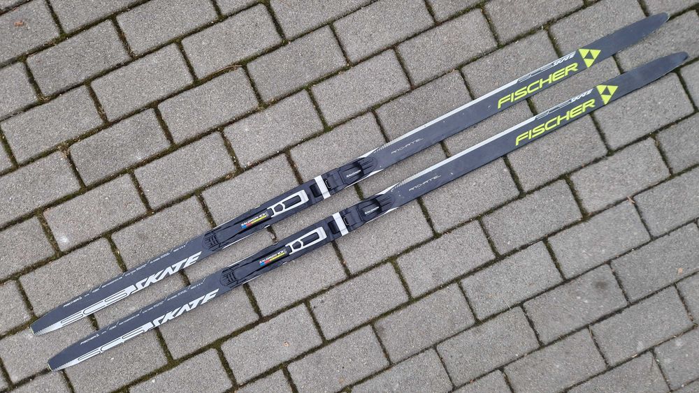 Narty biegowe biegówki do łyżwy Fischer SCS Skate 142 cm + Pilot SNS