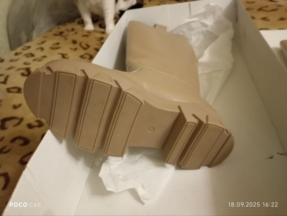 Зимові нові чоботи