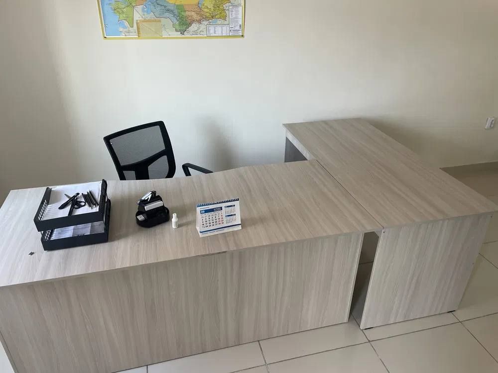 РОЗПРОДАЖ МЕБЛІВ,стільці,крісла керівника,столи,тумби,стільці кухня