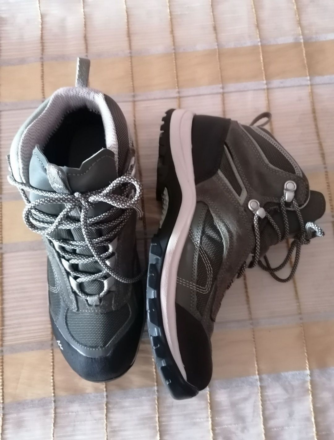 Botas Montanha Quechua 39