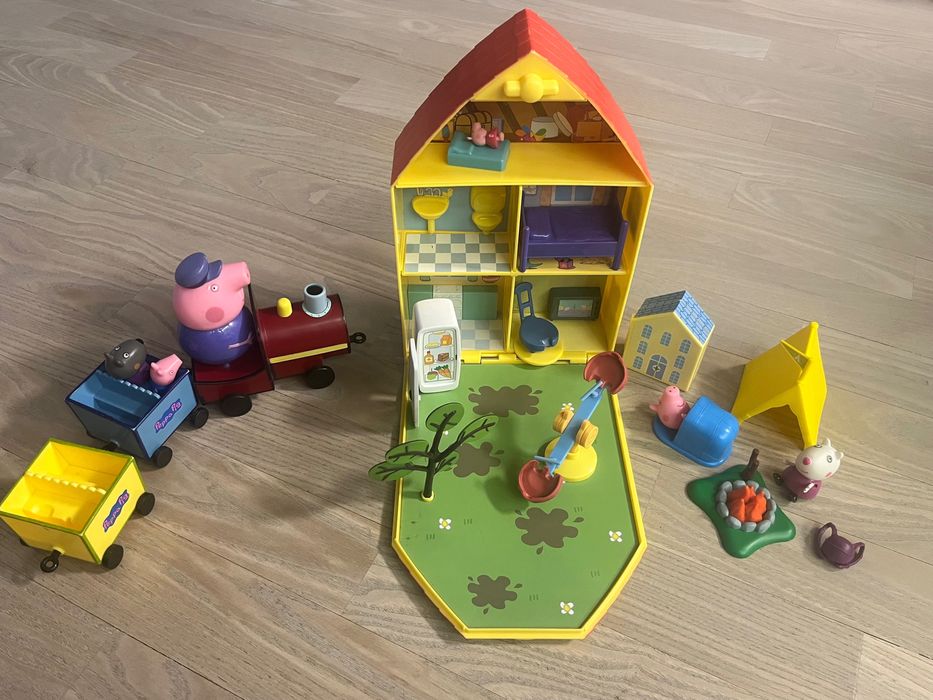 Peppa zestaw: dom, pociąg, biwak