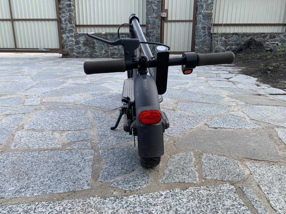 Електро самокат Mi Electric Scooter Essential