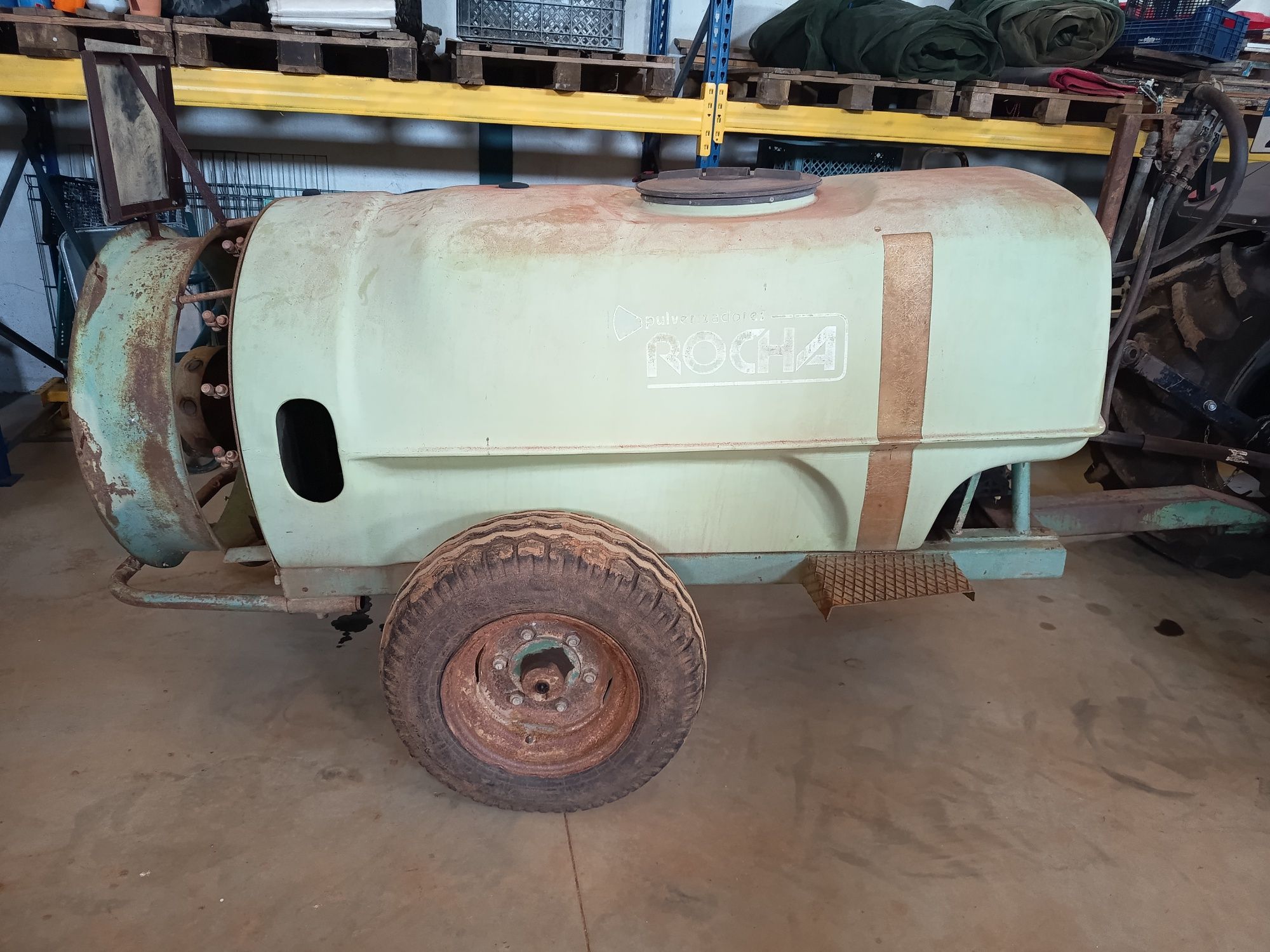 Pulverizador rebocavel
