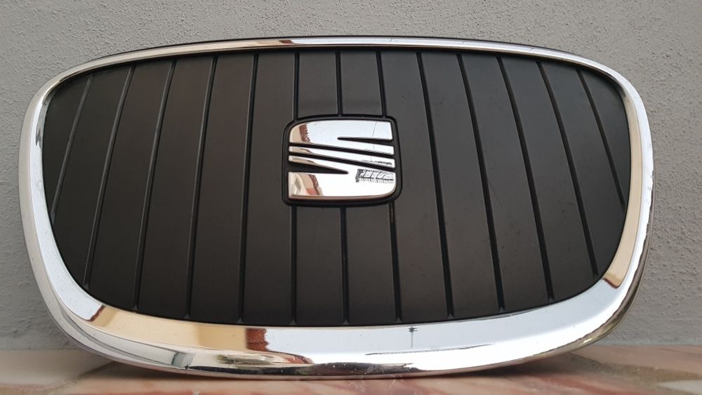 Grelha frontal SEAT cromada original