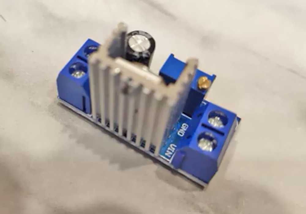 LM317 преобразователь напряжения понижающий стабилизирующий