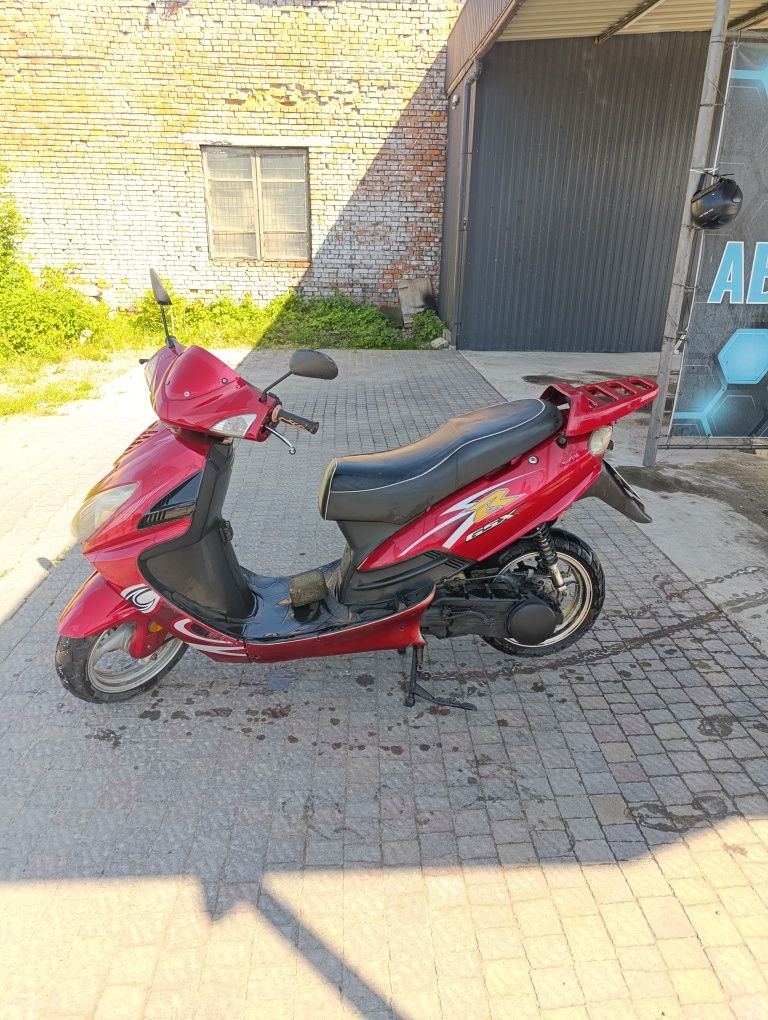 Скутер Yiben YB 150T-15