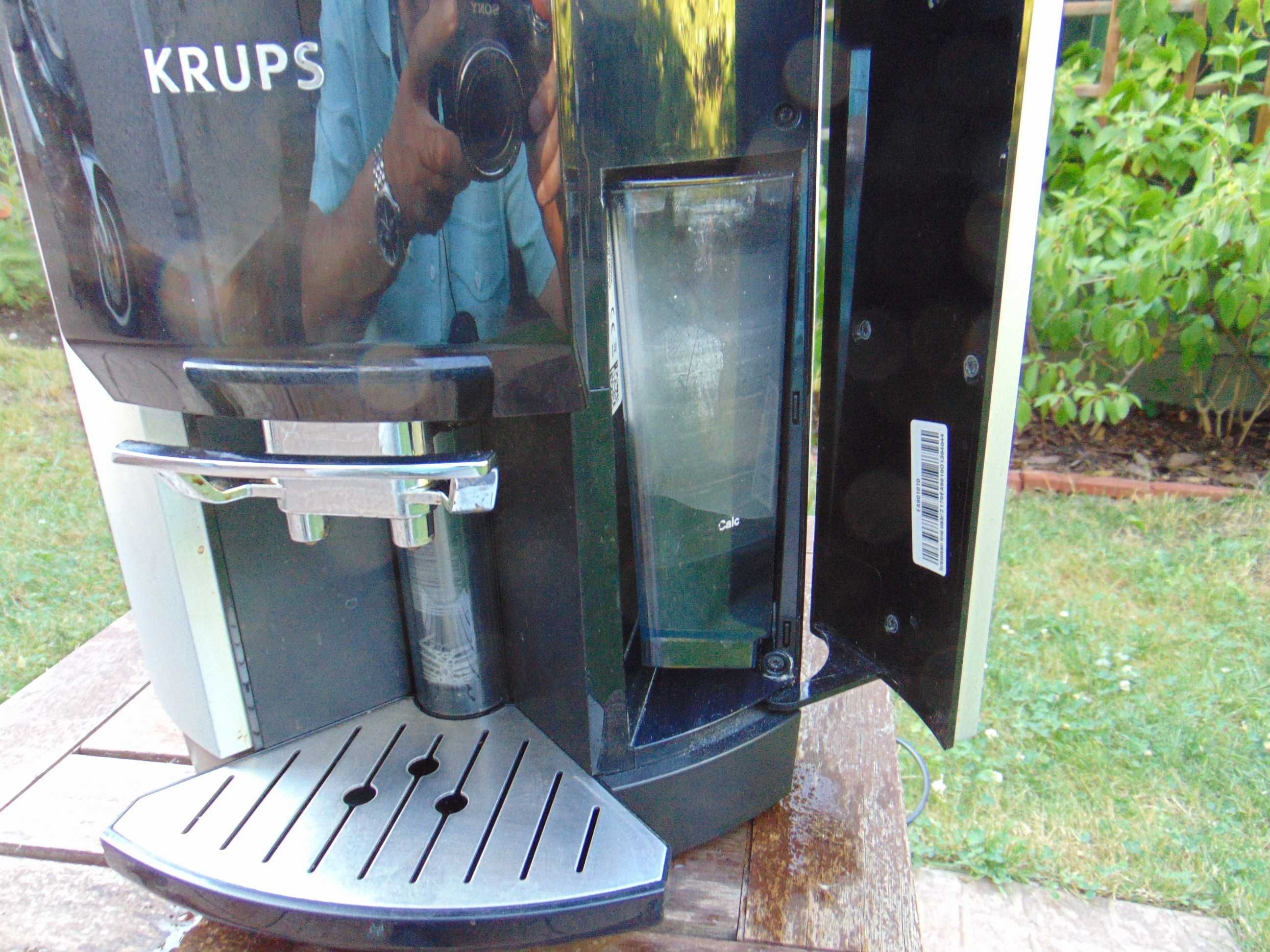 Sprzedam ekspres  Krups typ EA 90 10 10/08 BARISTA , ekran LCD
