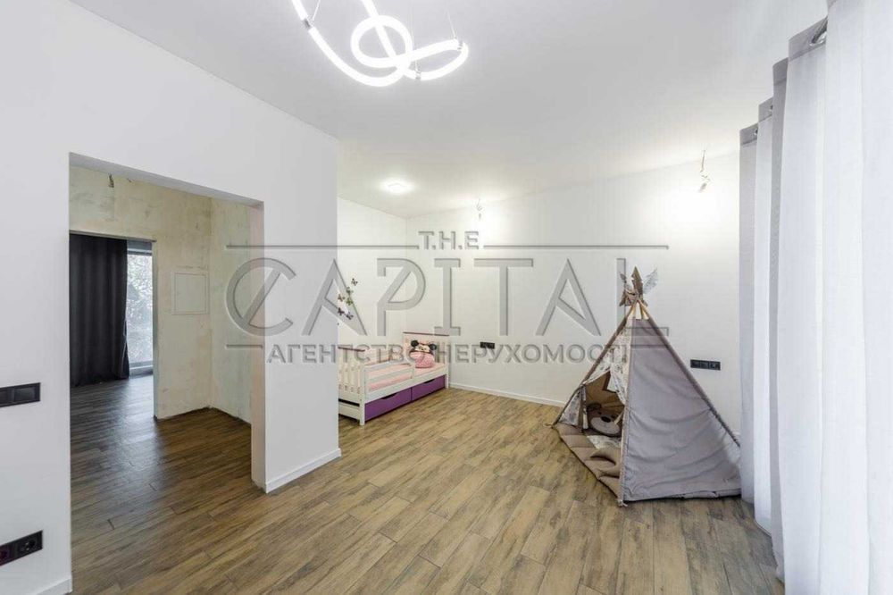 Продаж Дуплекс, Солом'янський район, пл. Шевченка, 180 м2