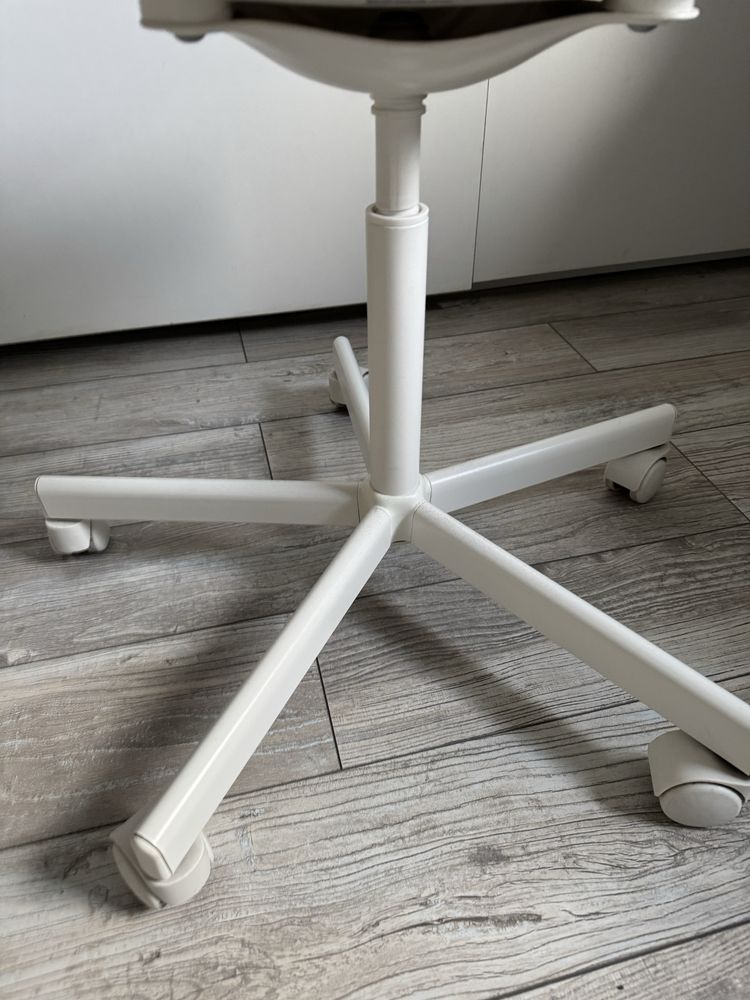 Krzeslo obrotowe LOBERGET / MALSKÄR ikea