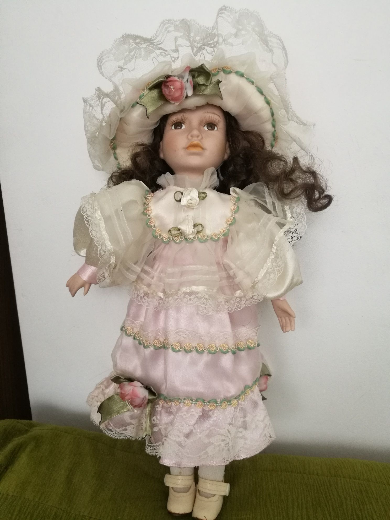 Porcelanowa lalka kolekcjonerska