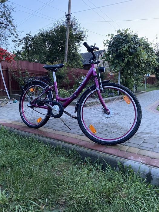 Велосипед жіночий, середнього розміру, та гарного стану
