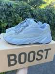 Adidas Yeezy Boost 700 V2 Hospital Blue sneakery szare 44 2/3