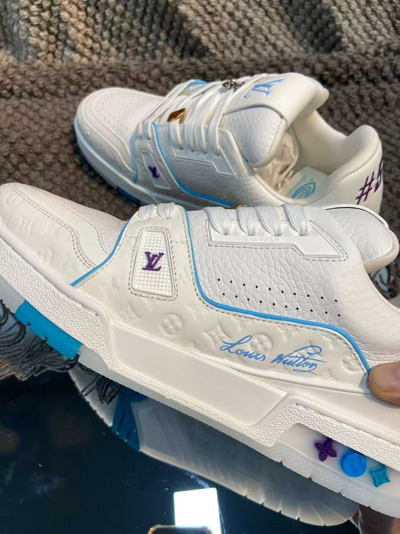 LOUIS VUITTON Trainer Edição Limitada