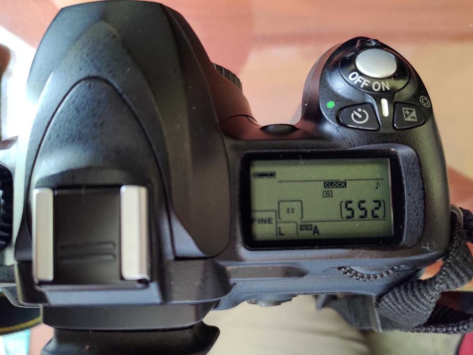 Máq. fotográfica Nikon D50 (corpo) + acessórios (está a funcionar)