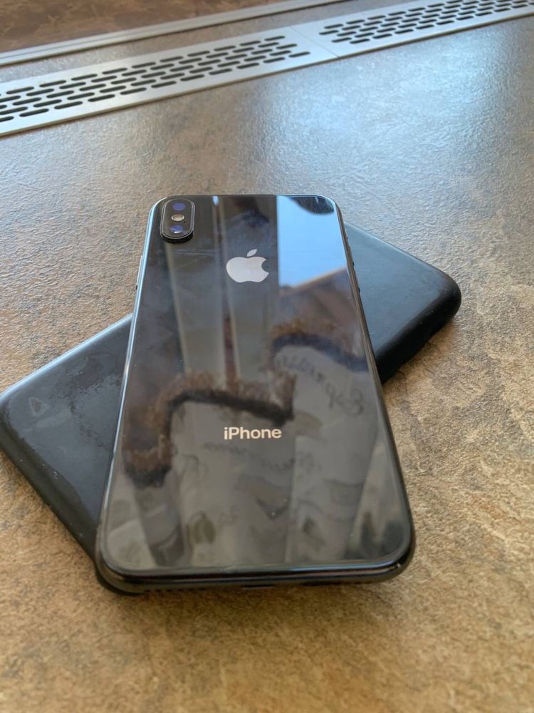 Продам Iphone X 64gb