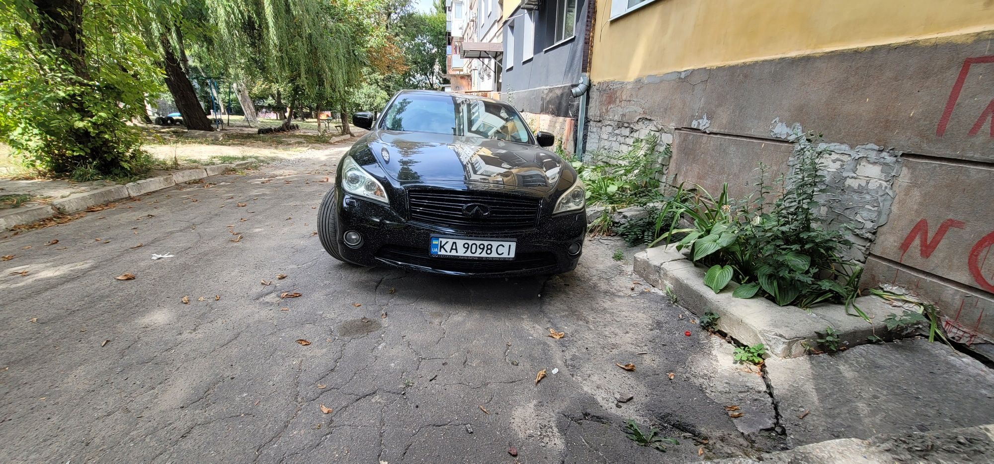 Infiniti m37x повний привід