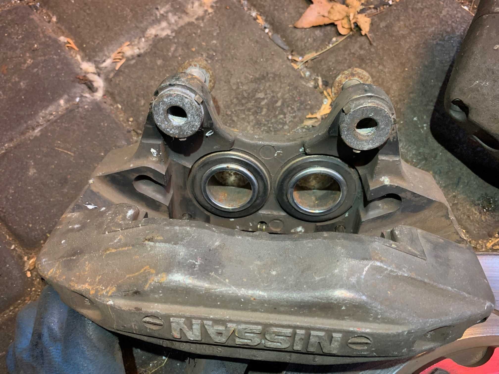 hamulce nissan skyline GTS-T R33: zaciski i skręcane tarcze 200sx s15