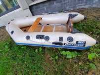 Ponton Quicksilver 300