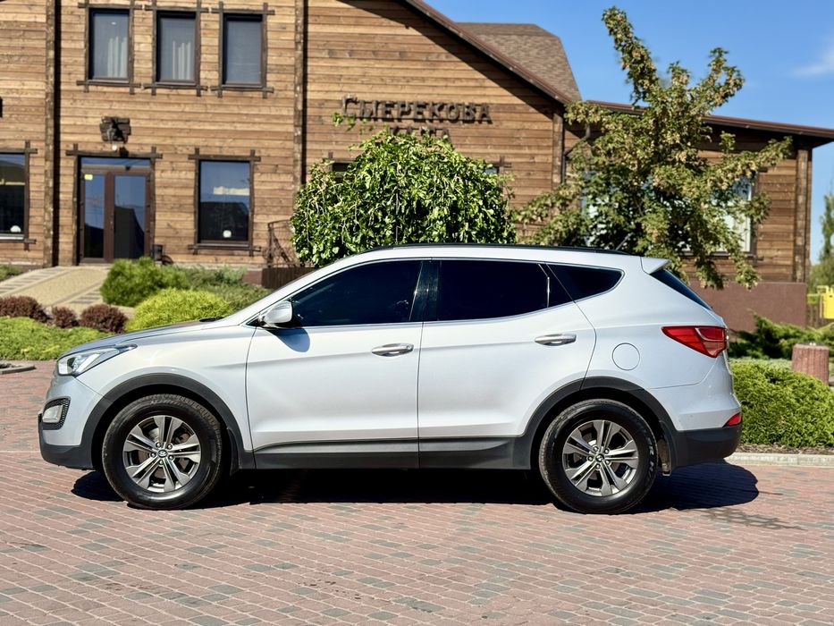 Продам Официальный Hyundai Santa Fe 4x4 2.2 DIESEL 2013 год