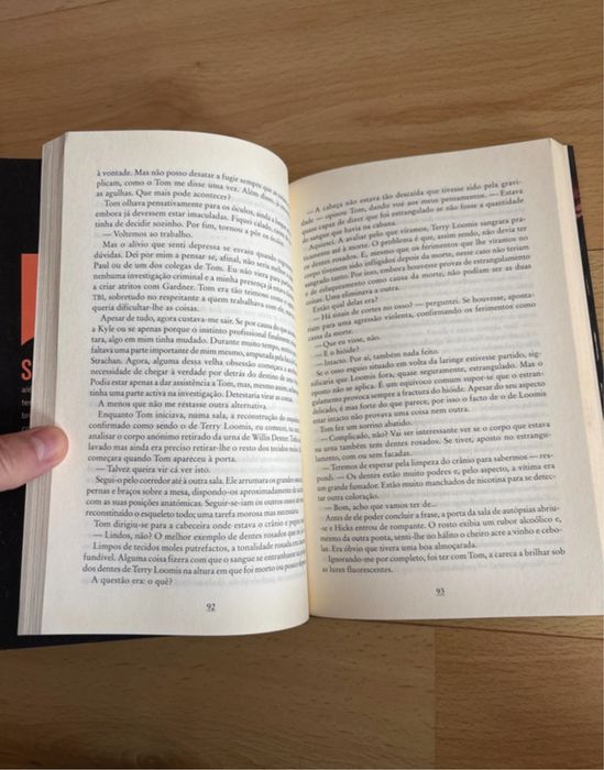 Murmúrios da morte” de Simon Beckett