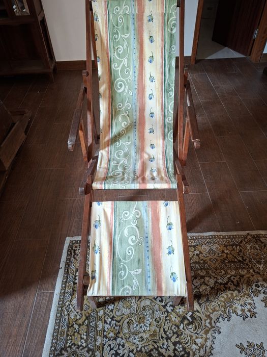 Uma Bela Cadeira Para  descansar . Muito bonita.