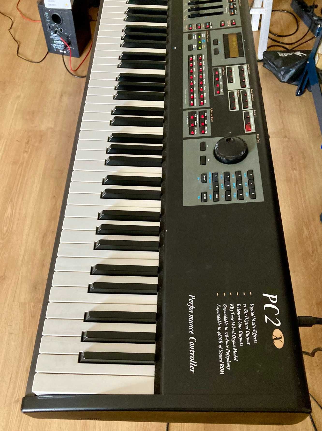 Piano Kurzweil PC2X com Orchestral Rom