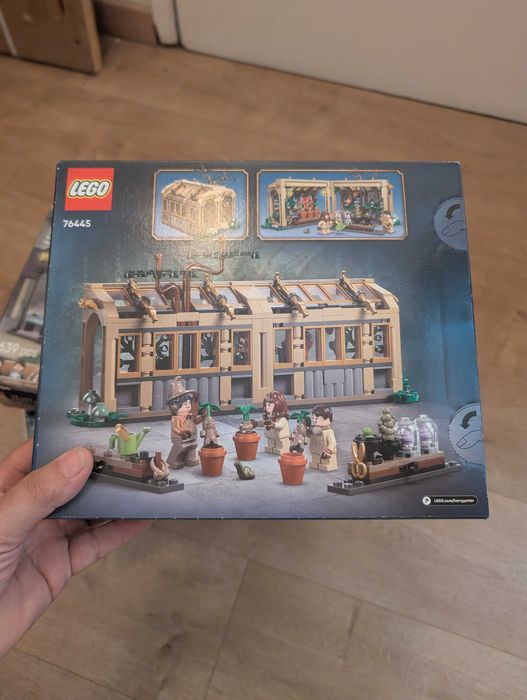 LEGO® Harry Potter™ 76445 - O Castelo de Hogwarts™: Aula de Herbologia