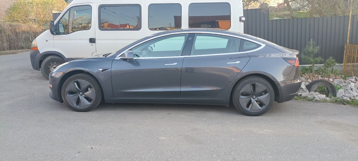 Tesla Model 3 Dual Motor Long Range