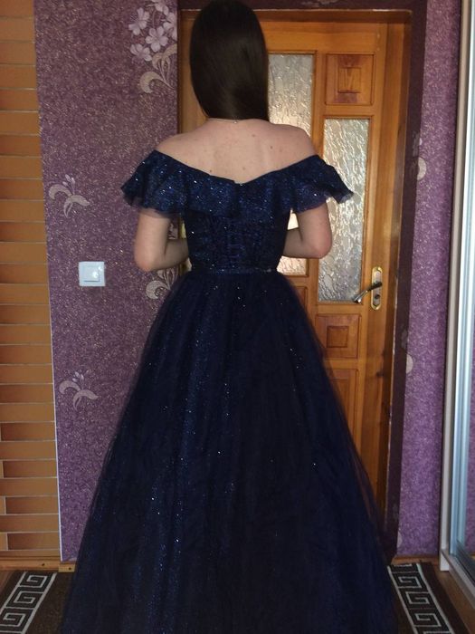 Випускна синя сукня