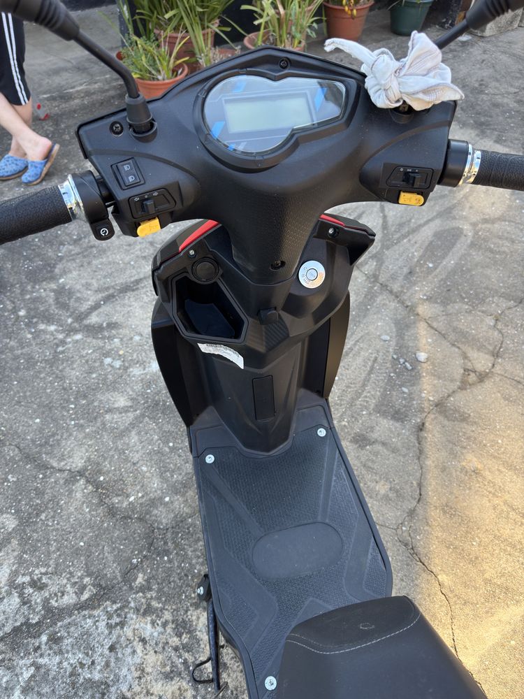 Bicicleta eletrica como nova
