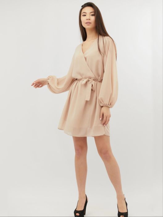 Вишукана жіноча сукня