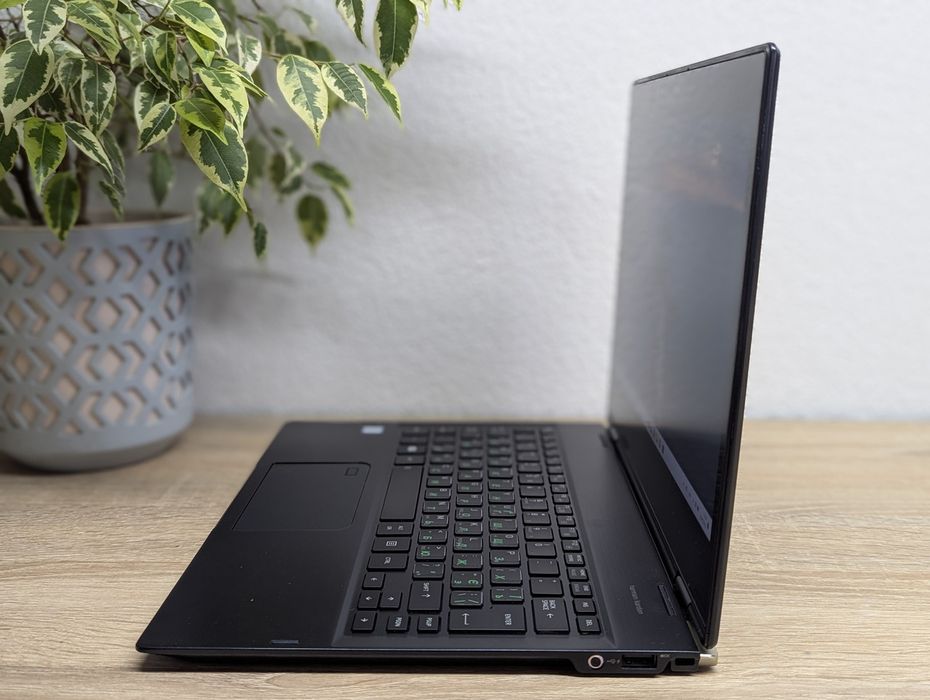 Ультратонкий, стильний , 4х ядерний ноутбук-трансформер з сенсор екран