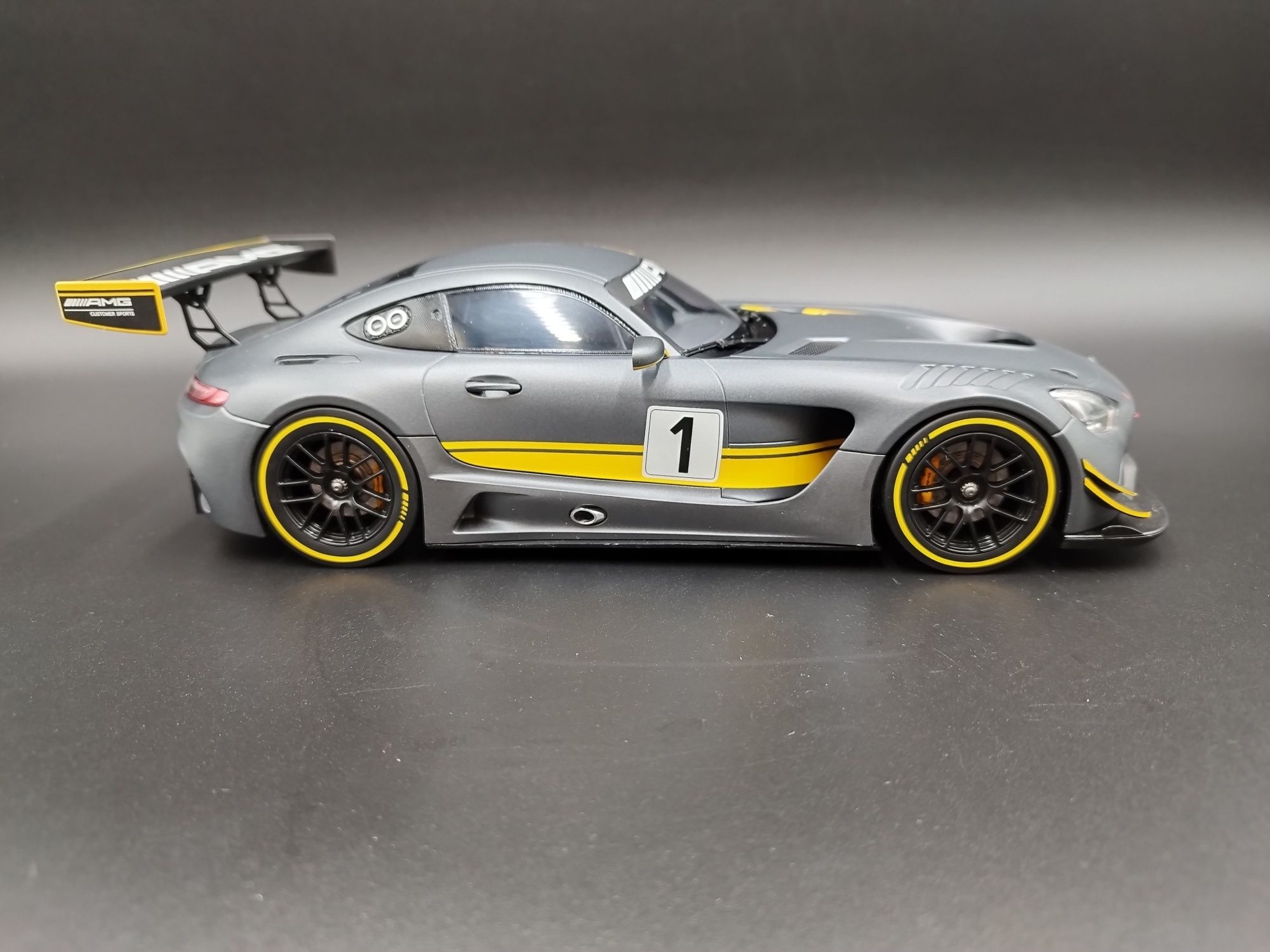 1:18 Norev Mercedes AMG-GT3 model