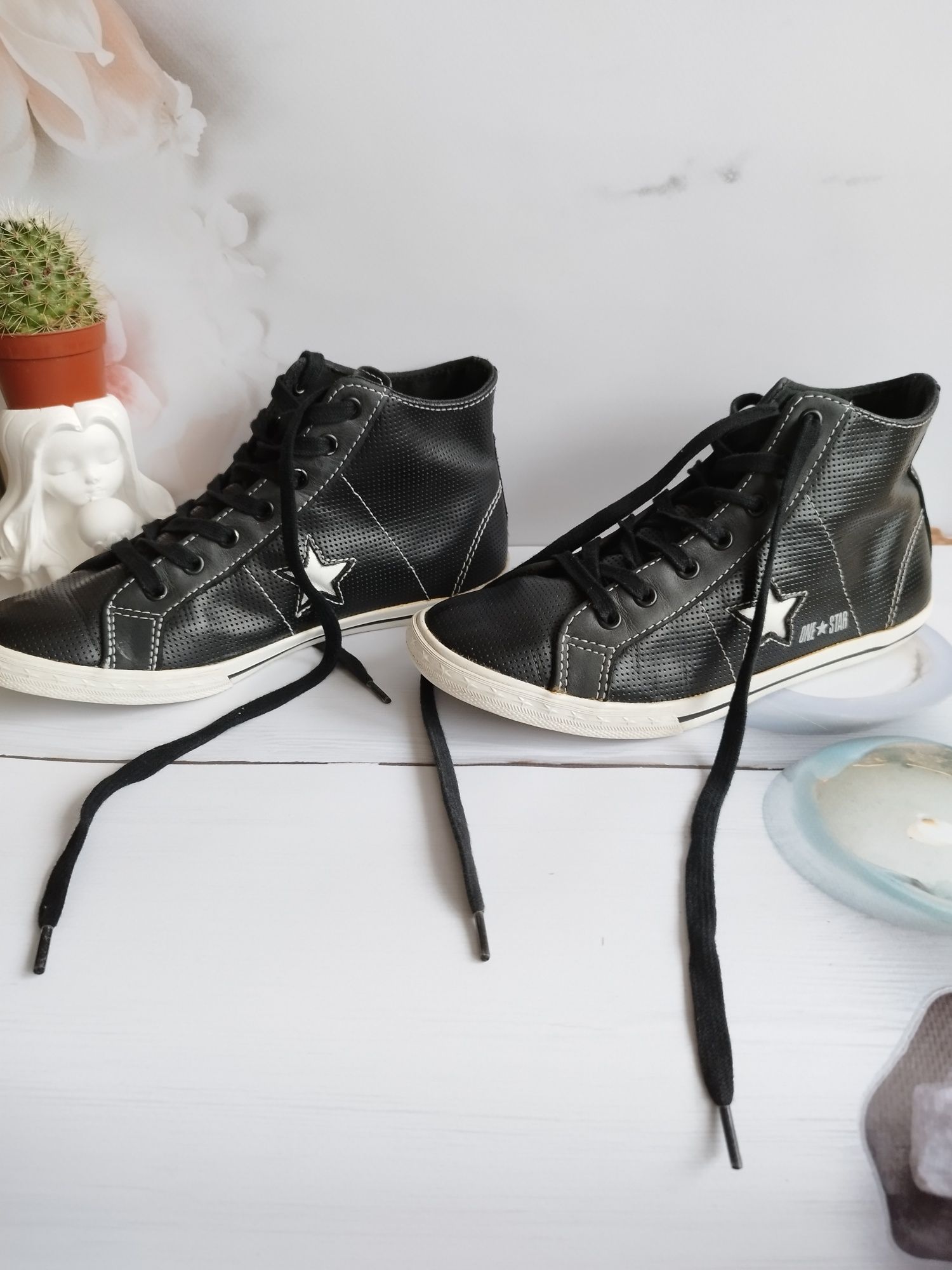 stylowe buty sportowe Converse w rozmiarze 36 w kolorze czarnym